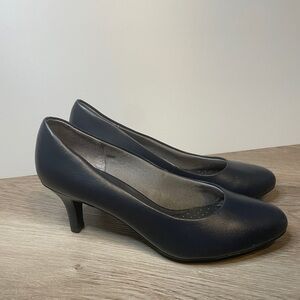 Life Stride Parigi Navy Pumps Size 8.5 Wide